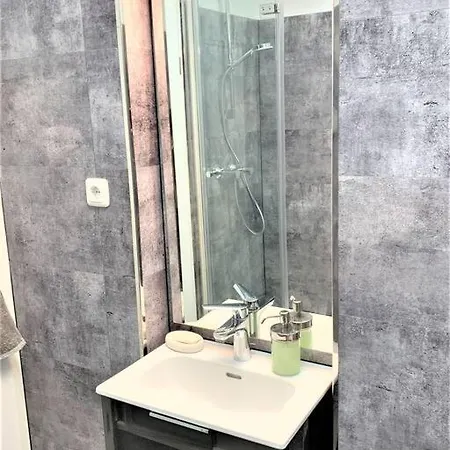 Διαμέρισμα Stilvoll Eingerichtete In Essen-suedviertel *