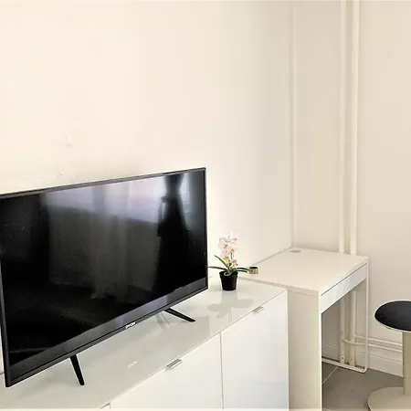 Stilvoll Eingerichtete In Essen-suedviertel Apartment