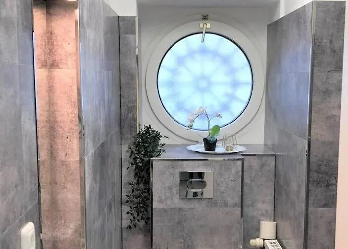 Stilvoll Eingerichtete In Essen-suedviertel